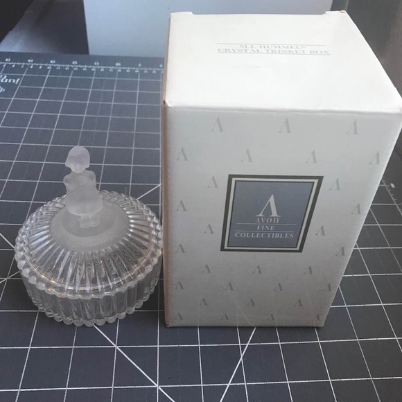 Avon Hummel 1993 Lead Crystal Trinket Jewelry New - Picture 1 of 5
